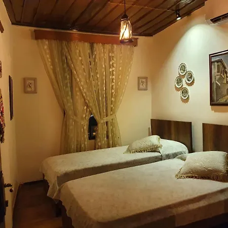 Bed & Breakfast Restaurant & Semani 3*