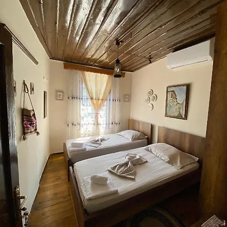 Restaurant & Semani 3* Berat