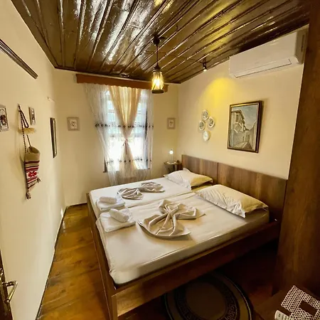 Restaurant & Semani 3* Berat