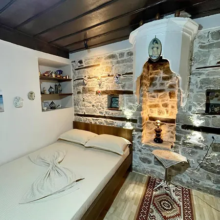 Restaurant & Semani 3* Berat