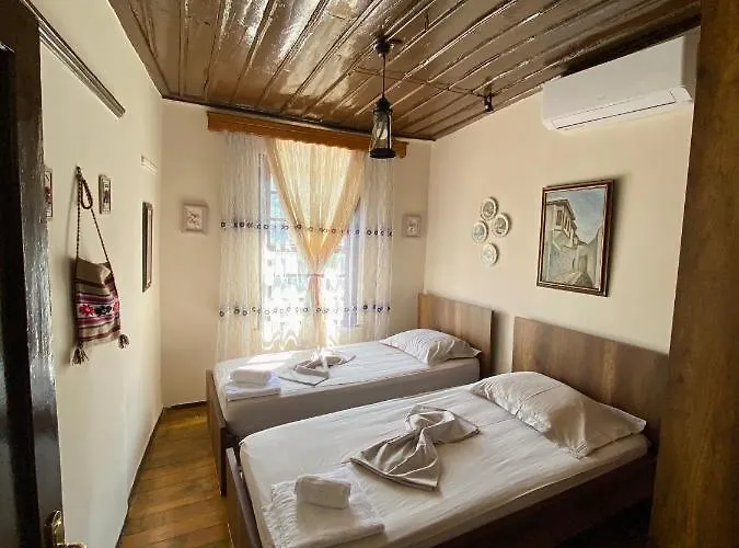 Restaurant & Semani 3* Berat