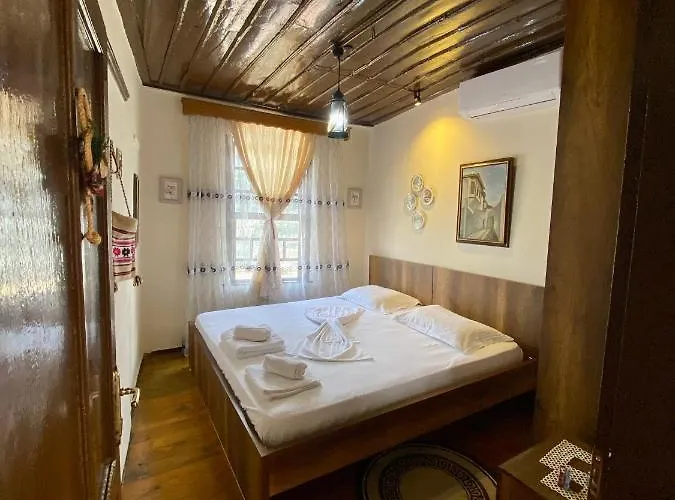 Restaurant & Semani 住宿加早餐酒店 培拉特