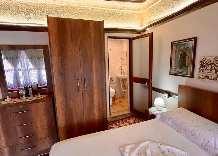 住宿加早餐酒店 Restaurant & Semani 培拉特