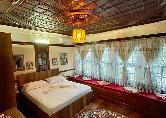 Restaurant & Semani 3*