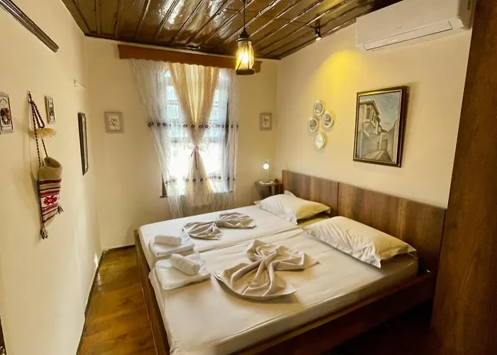 Restaurant & Semani 3* Berat