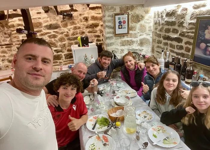 Restaurant & Semani 3* Berat