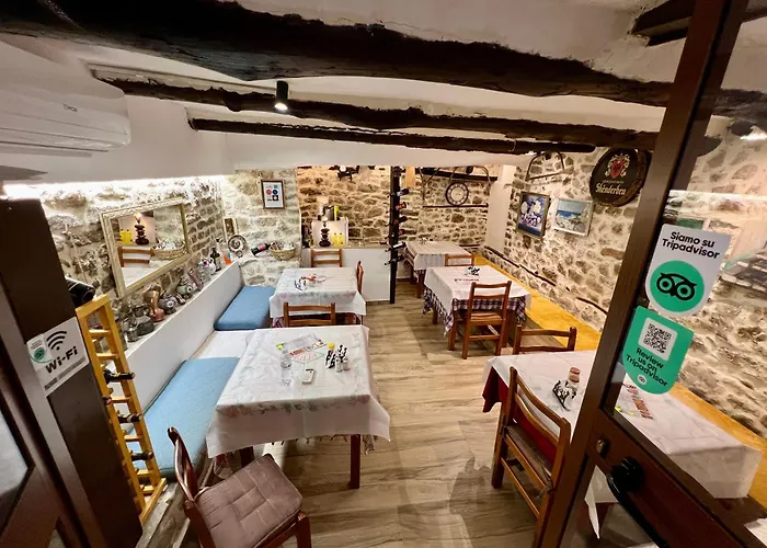 Frühstückspension Restaurant & Semani 3*