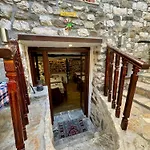 Restaurant & Semani Berat