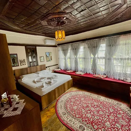 Restaurant & Semani Nocleg ze śniadaniem 3*