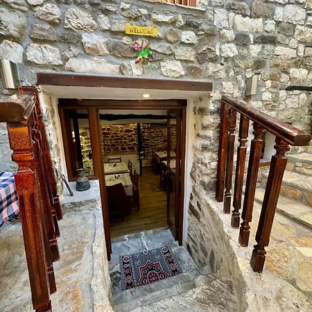 Restaurant & Semani بيرات