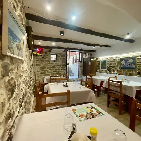Restaurant & Semani Bed & Breakfast Berat