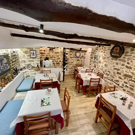 Bed & Breakfast Restaurant & Semani *