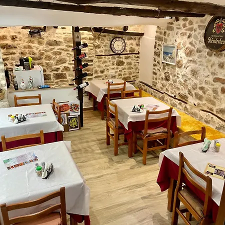 Restaurant & Semani Berat