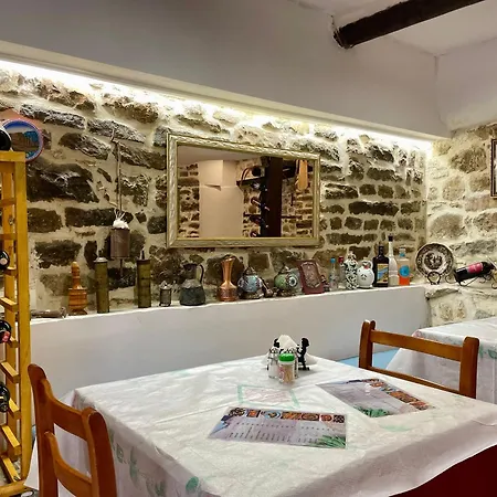 Nocleg ze śniadaniem Restaurant & Semani 3*