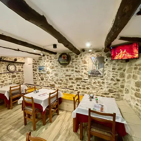 Restaurant & Semani